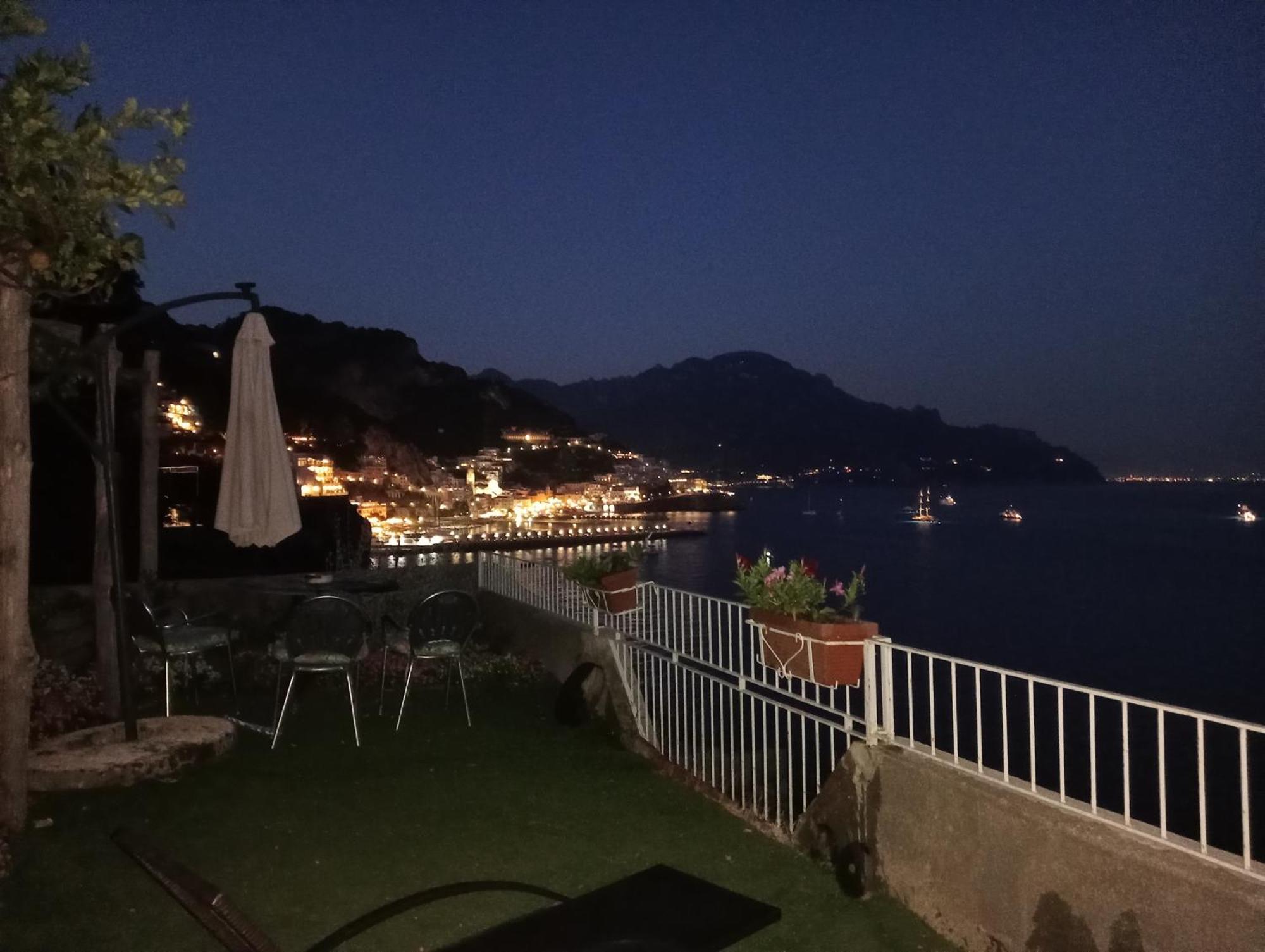 Appartamento Di Raphael Con Discesa Privata Al Mare Amalfi Eksteriør billede